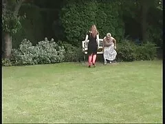 Charms Babe, busty leült egy székre, apa lánya xxx majd finoman simogatta a mellbimbó, nyújtás az ujjak finoman, majd áztatott vagina az izgalom, amíg a repedések, hogy válaszoljon rá egy hihetetlen orgazmus.