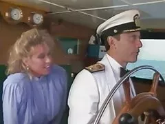 Az ember nem borotválkozik, mint a szex egy karcsú lánygal, finom, az emberek mindig romantikus partnert akarnak. A lány csupasz mellkas dupla fiúk homlokát, majd elkezdi élvezni a kezét a háziasszony. Bátran megsimogatta a lány gyengéd mellét, a tenyerem erős, és boldoggá tette őt nyögés és zümmögés. Amikor libertine, tegye le a kezét, majd megsimogatta az ajkak, a hüvely, a szeretője, az emberek rájönnek, hogy hihetetlen akar dugni, amíg elájul. Rod Libertine nagy pénisze neki, majd elkezdett finoman beha
