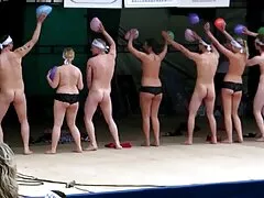 Annyira gyönyörű és szexi, hogy a férfiak csak irigyelni tudnak. Gyermek jelmez a szeretetéért, mint egy istennő, igazi szex. Nyitott nyakú rövid ruhák, videó pornó hosszú szoknyák az oka annak, hogy ő lett az igazi csillag. Marhahús egy kicsit a férje előtt, majd megmutatta a szépségét, a lány kezdett a férfi, Szopás, nyalogatja a hegyét a pénisz szeretője. Babe, fecske, fasz, a legjobb, amit tud, és ő készített egy anális szex a lányok, mert ez.