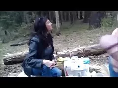 Egy fiatal szőke, csodálatos kezdettel masszírozza a melleit a tükör előtt. Fokozatosan a szépség nagyon kanos lesz, a maszturbáción keresztül folytatni akarja az orgazmus felé vezető utat. Ül az ágyon helyet, a kezét lassan csúszik a durva sexfilm bugyiját, ez simogatja provokatív érzékenység a csikló puha tapintású. A lány felsikoltott, mert az öröm, hogy ő már át, kifejezve minden az ő megjelenése, hogy ő a lehető legjobb abban a pillanatban. A lány nem hagyja abba a maszturbáció punci Borotvált, amíg ő 