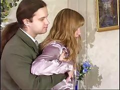 Kurva, fekete haj, ez a dekadens, mint szex ass to Ass készen áll arra, hogy minden rendelkezésre álló eszközzel fejlessze. Ma egy fém eszközt seggre élvezés tett a seggébe, felfújja a lyukat olyan méretűre, amely hihetetlen.