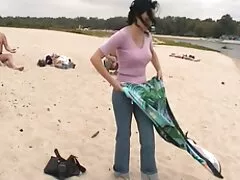Terjed lábak előtt a lencse, ez a lány megmutatja, hogyan maszturbál nedves punci neki, nem fizet semmilyen figyelmet A Punci, Fasz, Mellek, Segg Nagy szűk seggét. Az arca nem volt látható, de egyértelműen úgy érzi, ahogy sóhajtott, sexfilmek magyarul boldog, miközben megérintette a vagináját.