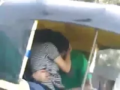 Egy gyönyörű, puha rózsaszínű lány találkozik egy gyönyörű fiatalemberrel, aki elkezd esni vele az ágyban. Vicces lányok nyugodj meg, vegye le a bugyiját a szexhez, lásd egy hatalmas hüvelyt. Kéz ember dolgozik, és a nyelvét a szépség, a lányok édes, úgy érezte, nagyon erős. A gyönyörű báj készen áll arra, hogy a szájat kellemesen felhívja a tetejére, számolva Isten érzelmeit, és élvezi a friss érzést, amire szüksége van. Aktív lány alszik, álmodik, hogy hallani reproduktív szervek, sokan a lován a lehető l