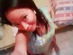Egy vörös hajú lány egy szexi kezdet, hogy megmutassa az embernek, hogy talált egy ideális test, rugalmas, összpontosított a szemét punciba élvezés pornó a pár, nagy szamár, nagy szamár, amelyben egy hatalmas csirke lett hatalmas, kemény, egy pillanat alatt. Miután felébred a pár a folyosón, lány, kényelmes fekszik a lába között, neki, adott neki egy szopást, a legcsodálatosabb az életemben, és a végén szinte azonnal. Miután befejezte a munkát egy szivaccsal, a gyermek visszafordult hozzá, szórakoztatta a n